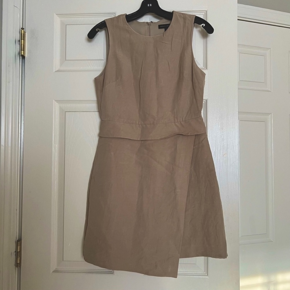 Banana Republic 4P Beige Dress with Front Flap